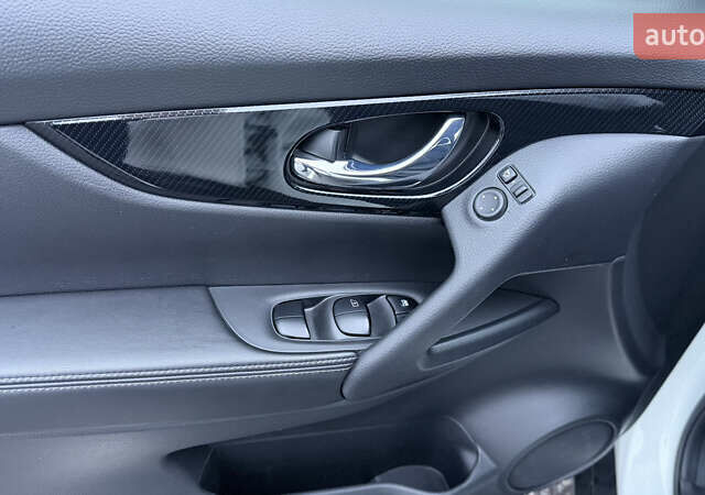 Білий Ніссан ІксТрейл, об'ємом двигуна 1.6 л та пробігом 22 тис. км за 23999 $, фото 9 на Automoto.ua