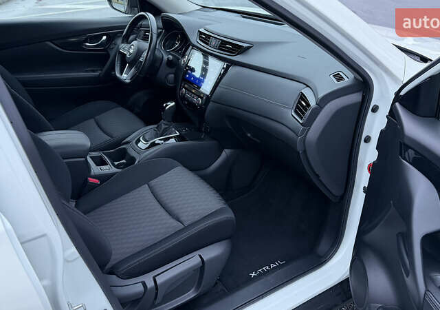 Білий Ніссан ІксТрейл, об'ємом двигуна 1.6 л та пробігом 22 тис. км за 23999 $, фото 14 на Automoto.ua