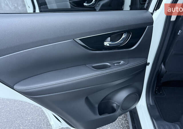 Білий Ніссан ІксТрейл, об'ємом двигуна 1.6 л та пробігом 22 тис. км за 23999 $, фото 12 на Automoto.ua