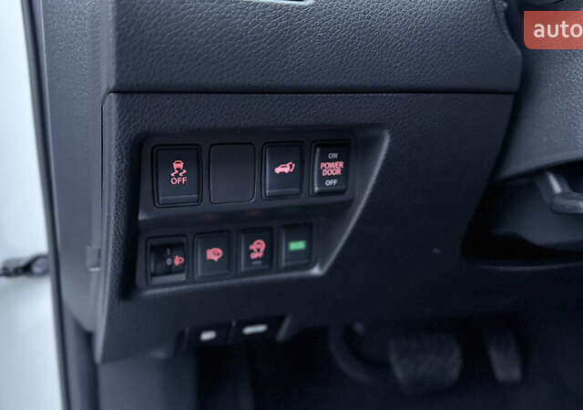 Білий Ніссан ІксТрейл, об'ємом двигуна 1.6 л та пробігом 22 тис. км за 23999 $, фото 10 на Automoto.ua