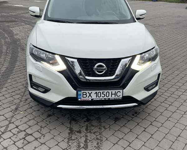 Білий Ніссан ІксТрейл, об'ємом двигуна 1.6 л та пробігом 92 тис. км за 17300 $, фото 1 на Automoto.ua