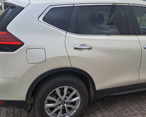 Белый Ниссан ИксТрейл, объемом двигателя 2 л и пробегом 63 тыс. км за 25550 $, фото 4 на Automoto.ua