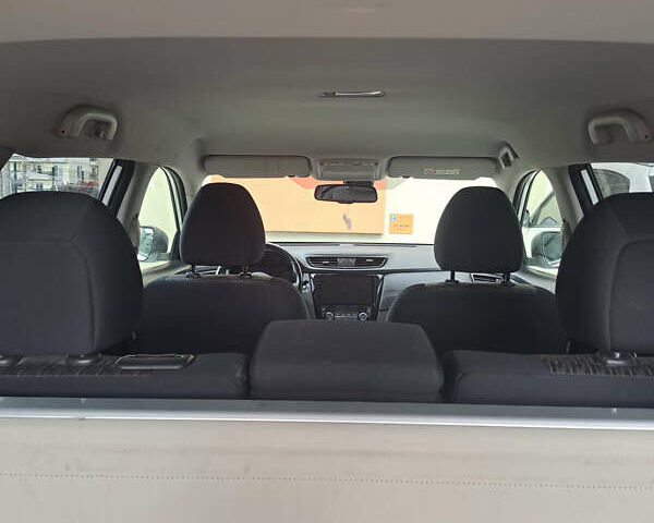 Белый Ниссан ИксТрейл, объемом двигателя 2 л и пробегом 63 тыс. км за 25550 $, фото 13 на Automoto.ua