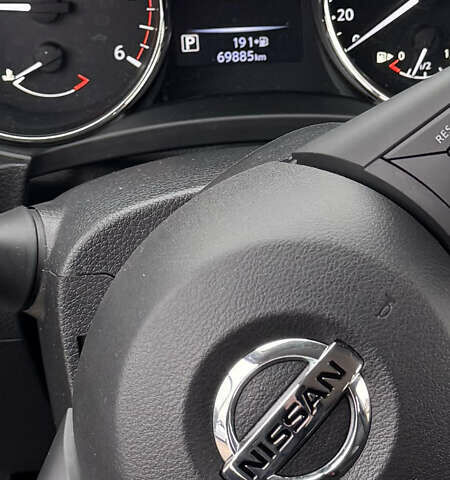 Белый Ниссан ИксТрейл, объемом двигателя 1.6 л и пробегом 70 тыс. км за 24000 $, фото 4 на Automoto.ua