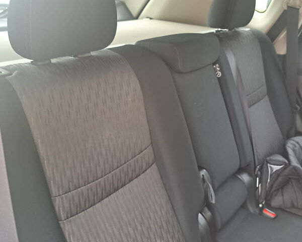 Белый Ниссан ИксТрейл, объемом двигателя 2 л и пробегом 63 тыс. км за 25550 $, фото 12 на Automoto.ua