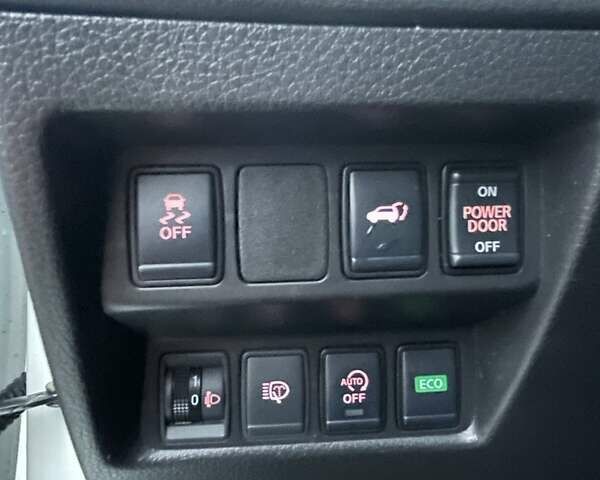 Білий Ніссан ІксТрейл, об'ємом двигуна 1.6 л та пробігом 92 тис. км за 17300 $, фото 9 на Automoto.ua