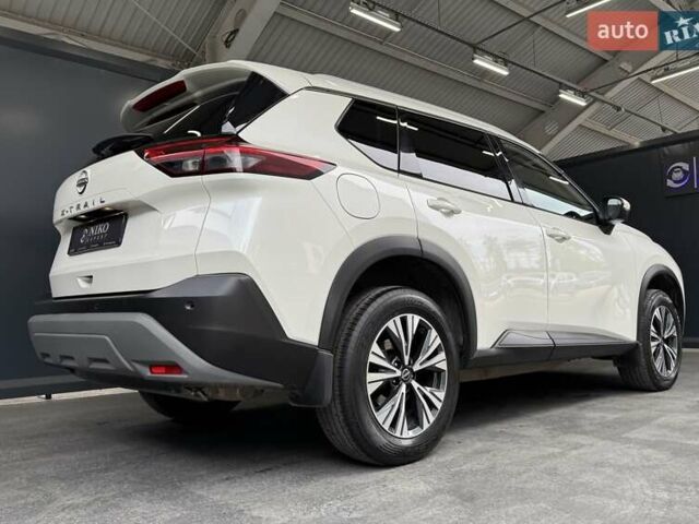 Белый Ниссан ИксТрейл, объемом двигателя 1.5 л и пробегом 34 тыс. км за 31900 $, фото 12 на Automoto.ua