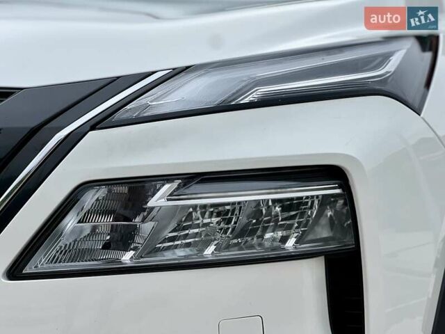 Белый Ниссан ИксТрейл, объемом двигателя 1.5 л и пробегом 47 тыс. км за 41999 $, фото 15 на Automoto.ua
