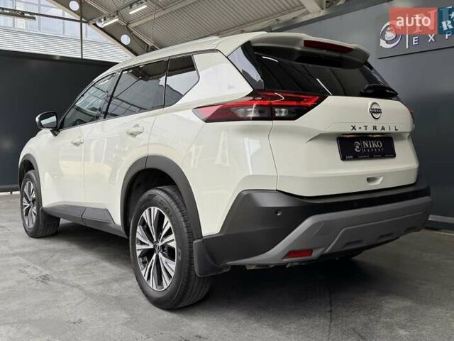 Белый Ниссан ИксТрейл, объемом двигателя 1.5 л и пробегом 34 тыс. км за 31900 $, фото 6 на Automoto.ua