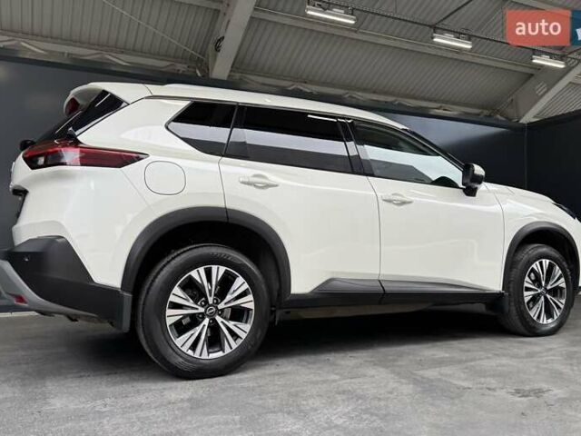 Белый Ниссан ИксТрейл, объемом двигателя 1.5 л и пробегом 34 тыс. км за 31900 $, фото 9 на Automoto.ua