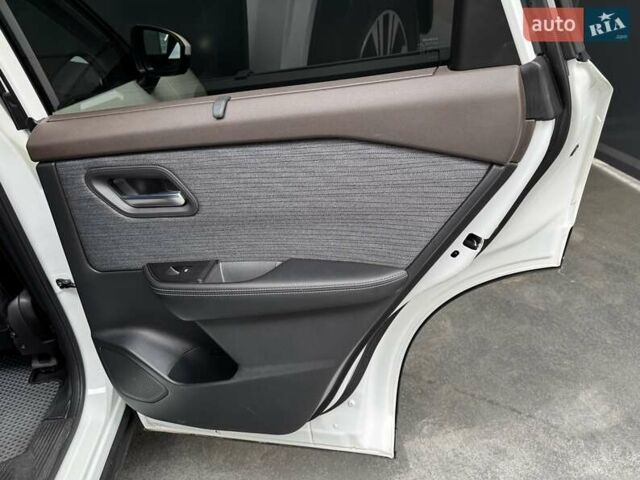 Белый Ниссан ИксТрейл, объемом двигателя 1.5 л и пробегом 34 тыс. км за 31900 $, фото 31 на Automoto.ua