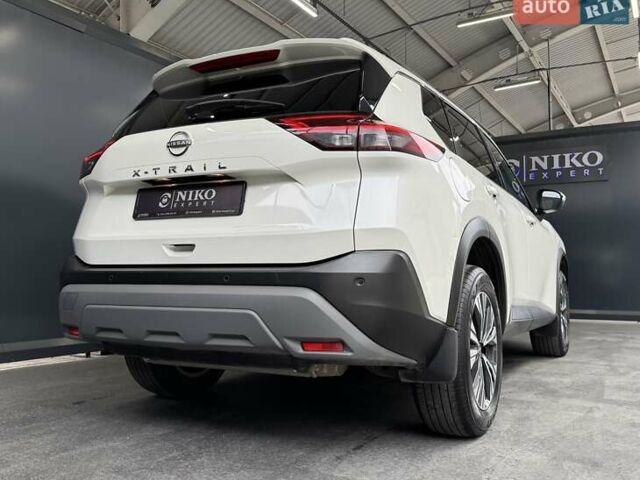 Белый Ниссан ИксТрейл, объемом двигателя 1.5 л и пробегом 34 тыс. км за 31900 $, фото 8 на Automoto.ua