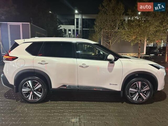 Білий Ніссан ІксТрейл, об'ємом двигуна 1.5 л та пробігом 26 тис. км за 45000 $, фото 22 на Automoto.ua