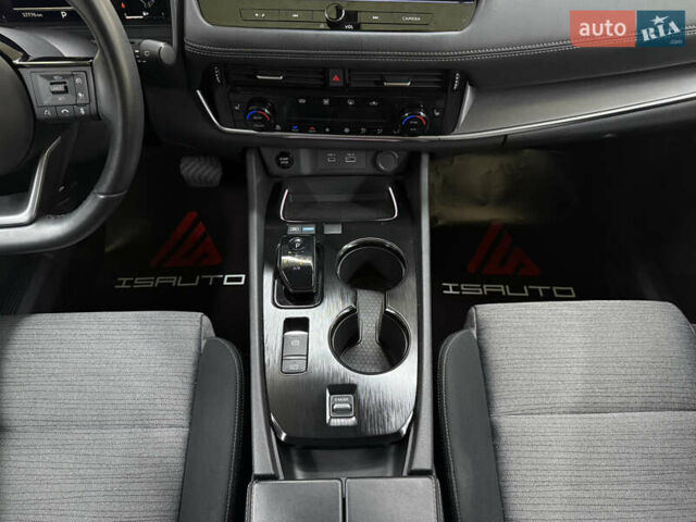 Белый Ниссан ИксТрейл, объемом двигателя 1.5 л и пробегом 37 тыс. км за 37900 $, фото 25 на Automoto.ua