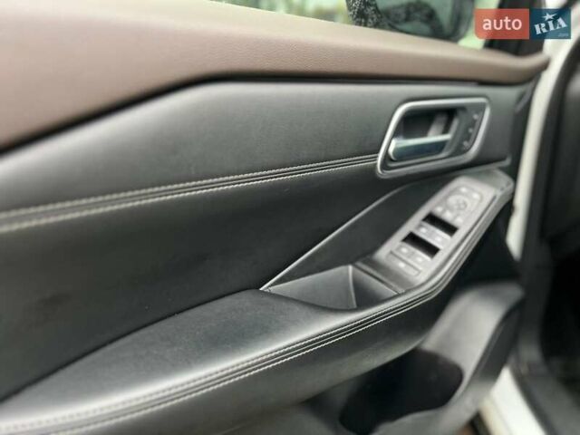 Белый Ниссан ИксТрейл, объемом двигателя 1.5 л и пробегом 68 тыс. км за 31966 $, фото 6 на Automoto.ua