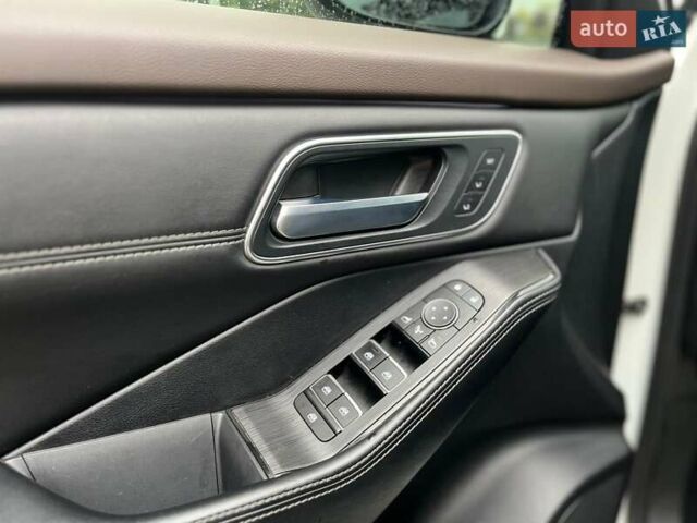 Белый Ниссан ИксТрейл, объемом двигателя 1.5 л и пробегом 68 тыс. км за 31966 $, фото 8 на Automoto.ua