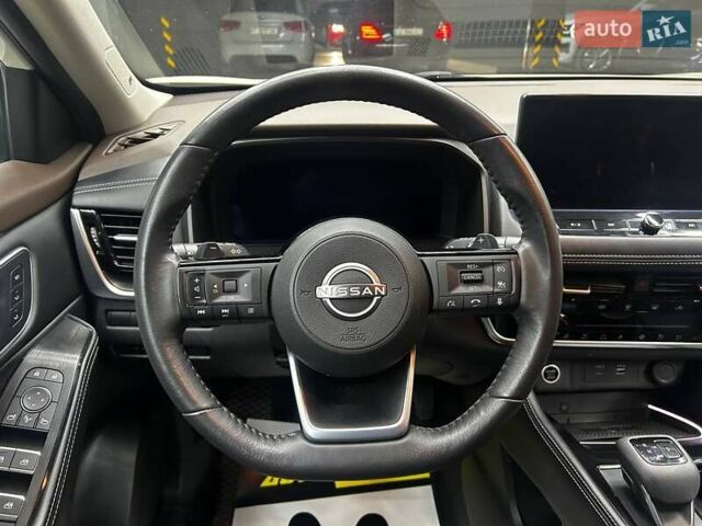 Белый Ниссан ИксТрейл, объемом двигателя 1.5 л и пробегом 67 тыс. км за 36000 $, фото 5 на Automoto.ua