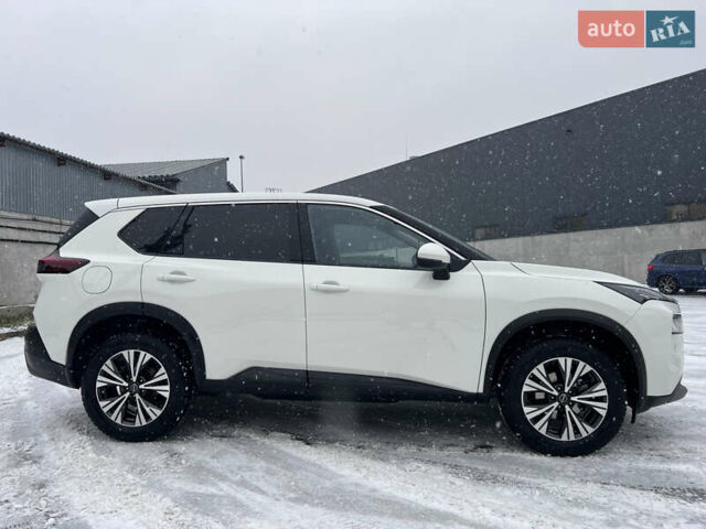 Белый Ниссан ИксТрейл, объемом двигателя 1.5 л и пробегом 37 тыс. км за 30500 $, фото 7 на Automoto.ua