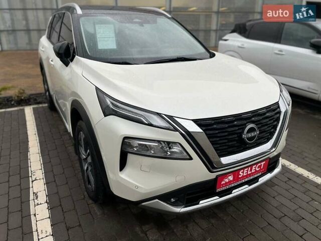 Белый Ниссан ИксТрейл, объемом двигателя 1.5 л и пробегом 68 тыс. км за 31966 $, фото 3 на Automoto.ua