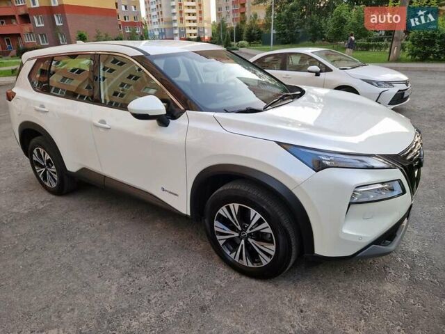 Белый Ниссан ИксТрейл, объемом двигателя 1.48 л и пробегом 35 тыс. км за 33800 $, фото 1 на Automoto.ua