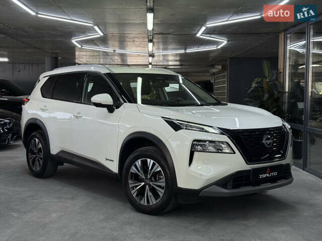 Белый Ниссан ИксТрейл, объемом двигателя 1.5 л и пробегом 37 тыс. км за 37900 $, фото 1 на Automoto.ua
