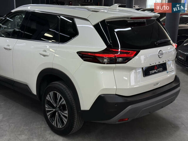 Белый Ниссан ИксТрейл, объемом двигателя 1.5 л и пробегом 37 тыс. км за 37900 $, фото 11 на Automoto.ua