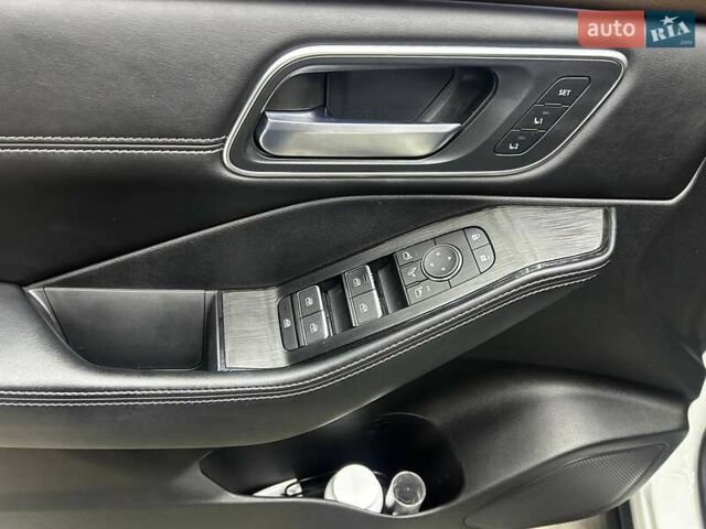 Белый Ниссан ИксТрейл, объемом двигателя 1.5 л и пробегом 67 тыс. км за 36000 $, фото 9 на Automoto.ua