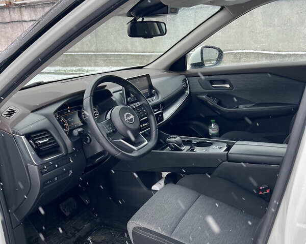 Белый Ниссан ИксТрейл, объемом двигателя 1.5 л и пробегом 37 тыс. км за 30500 $, фото 10 на Automoto.ua