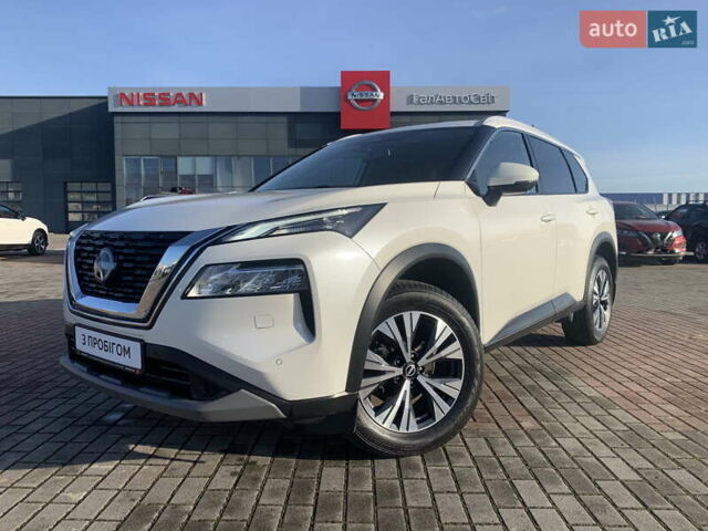 Белый Ниссан ИксТрейл, объемом двигателя 1.5 л и пробегом 43 тыс. км за 29900 $, фото 4 на Automoto.ua