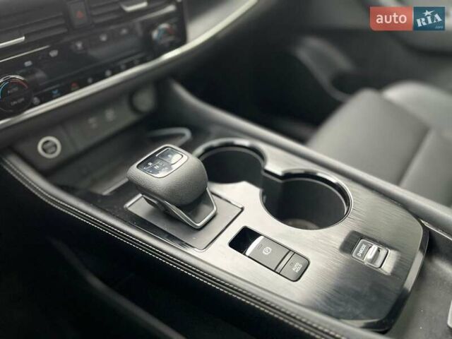 Белый Ниссан ИксТрейл, объемом двигателя 1.5 л и пробегом 68 тыс. км за 31966 $, фото 14 на Automoto.ua