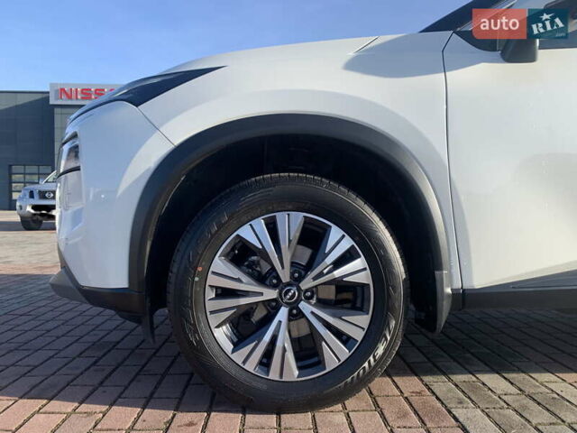 Белый Ниссан ИксТрейл, объемом двигателя 1.5 л и пробегом 43 тыс. км за 29900 $, фото 6 на Automoto.ua