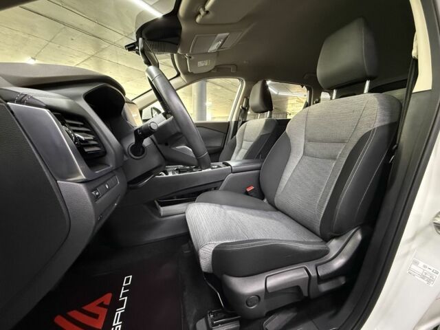 Белый Ниссан ИксТрейл, объемом двигателя 1.5 л и пробегом 37 тыс. км за 36900 $, фото 16 на Automoto.ua