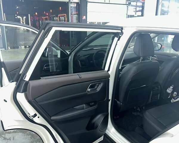 Білий Ніссан ІксТрейл, об'ємом двигуна 1.5 л та пробігом 26 тис. км за 45000 $, фото 13 на Automoto.ua