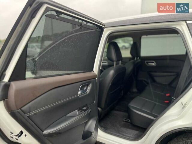 Белый Ниссан ИксТрейл, объемом двигателя 1.5 л и пробегом 68 тыс. км за 31966 $, фото 16 на Automoto.ua