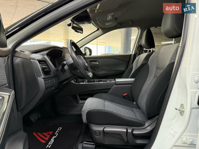 Белый Ниссан ИксТрейл, объемом двигателя 1.5 л и пробегом 37 тыс. км за 37900 $, фото 20 на Automoto.ua