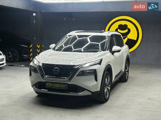 Белый Ниссан ИксТрейл, объемом двигателя 1.5 л и пробегом 67 тыс. км за 36000 $, фото 1 на Automoto.ua