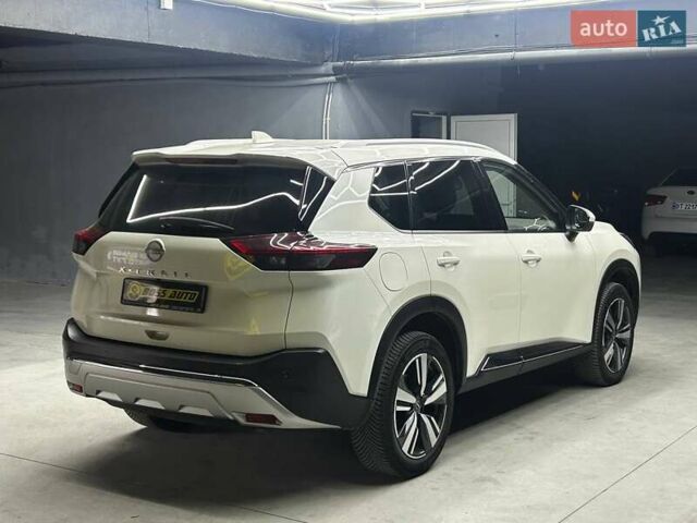 Белый Ниссан ИксТрейл, объемом двигателя 1.5 л и пробегом 67 тыс. км за 36000 $, фото 4 на Automoto.ua