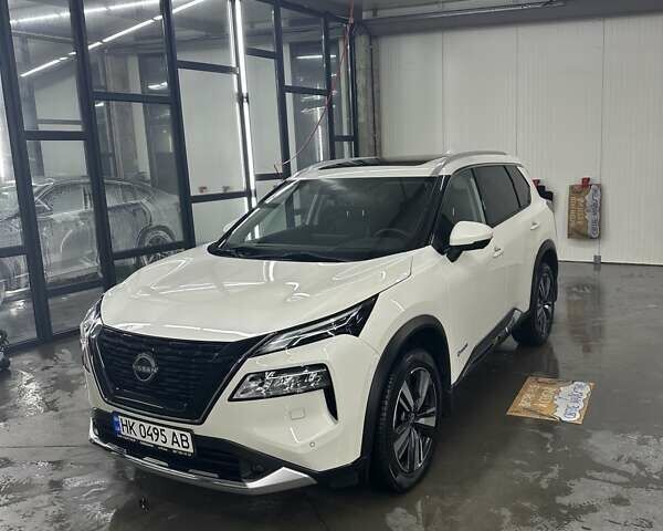 Білий Ніссан ІксТрейл, об'ємом двигуна 1.5 л та пробігом 26 тис. км за 45000 $, фото 3 на Automoto.ua