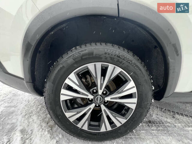 Белый Ниссан ИксТрейл, объемом двигателя 1.5 л и пробегом 37 тыс. км за 30500 $, фото 14 на Automoto.ua