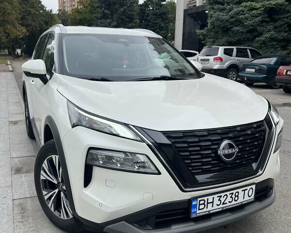 Белый Ниссан ИксТрейл, объемом двигателя 1.5 л и пробегом 37 тыс. км за 39000 $, фото 7 на Automoto.ua