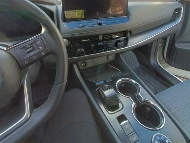 Білий Ніссан ІксТрейл, об'ємом двигуна 1.5 л та пробігом 12 тис. км за 41000 $, фото 7 на Automoto.ua