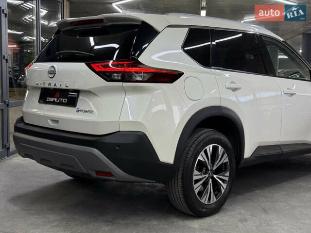 Белый Ниссан ИксТрейл, объемом двигателя 1.5 л и пробегом 37 тыс. км за 37900 $, фото 16 на Automoto.ua