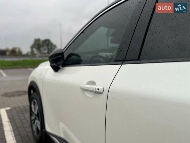 Белый Ниссан ИксТрейл, объемом двигателя 1.5 л и пробегом 68 тыс. км за 31966 $, фото 4 на Automoto.ua