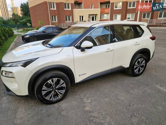 Белый Ниссан ИксТрейл, объемом двигателя 1.48 л и пробегом 35 тыс. км за 33800 $, фото 2 на Automoto.ua
