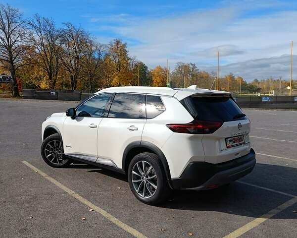 Білий Ніссан ІксТрейл, об'ємом двигуна 1.5 л та пробігом 12 тис. км за 41000 $, фото 5 на Automoto.ua