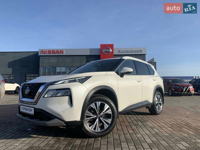 Белый Ниссан ИксТрейл, объемом двигателя 1.5 л и пробегом 43 тыс. км за 29900 $, фото 2 на Automoto.ua