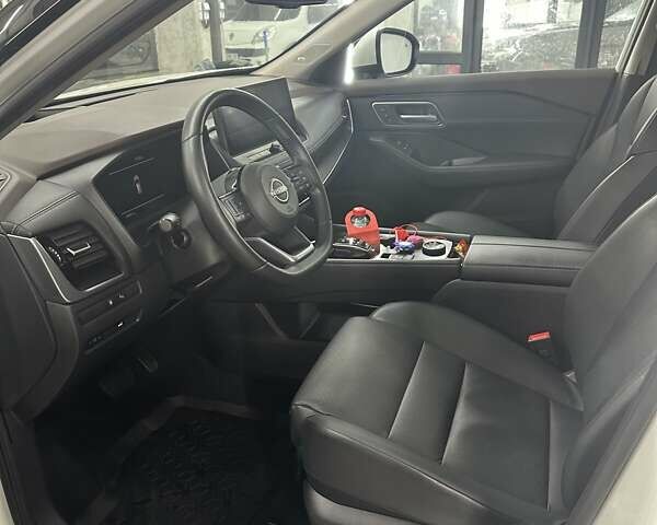 Білий Ніссан ІксТрейл, об'ємом двигуна 1.5 л та пробігом 26 тис. км за 45000 $, фото 11 на Automoto.ua