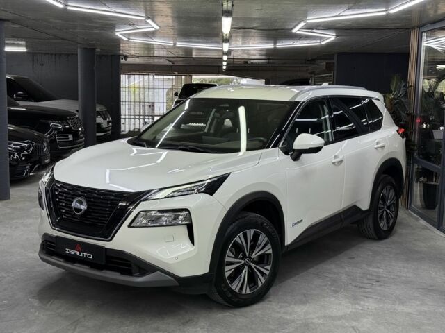 Белый Ниссан ИксТрейл, объемом двигателя 1.5 л и пробегом 37 тыс. км за 36900 $, фото 4 на Automoto.ua