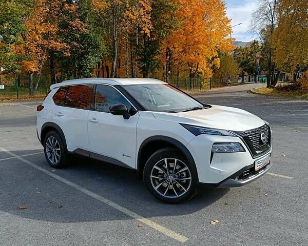 Білий Ніссан ІксТрейл, об'ємом двигуна 1.5 л та пробігом 12 тис. км за 41000 $, фото 2 на Automoto.ua