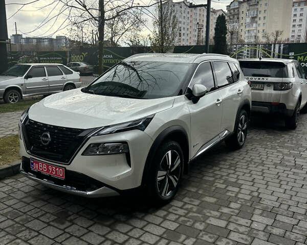 Білий Ніссан ІксТрейл, об'ємом двигуна 1.5 л та пробігом 14 тис. км за 48500 $, фото 3 на Automoto.ua